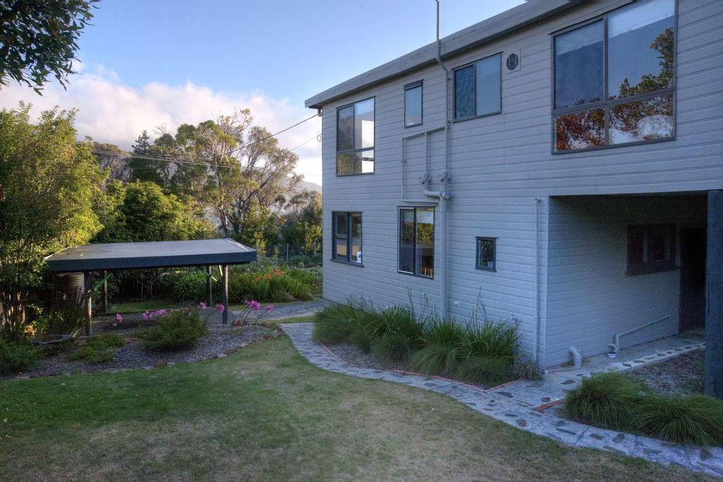 Cove Beach Apartment 1 Coles Bay Exterior foto